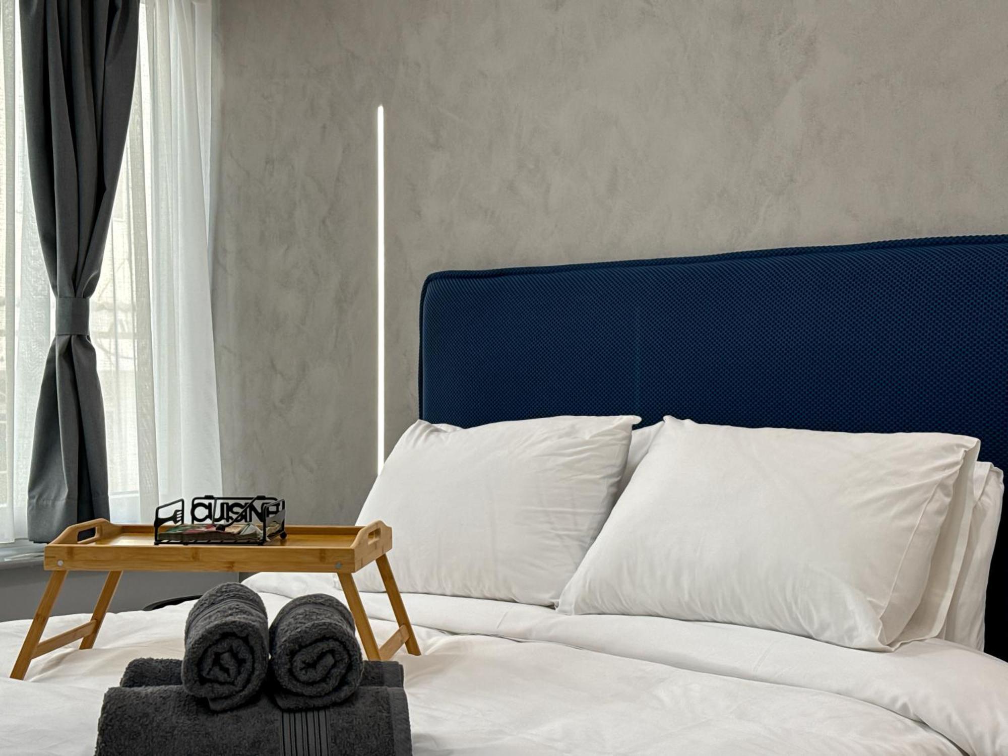 Bluekaravan Suite Salonicco Esterno foto